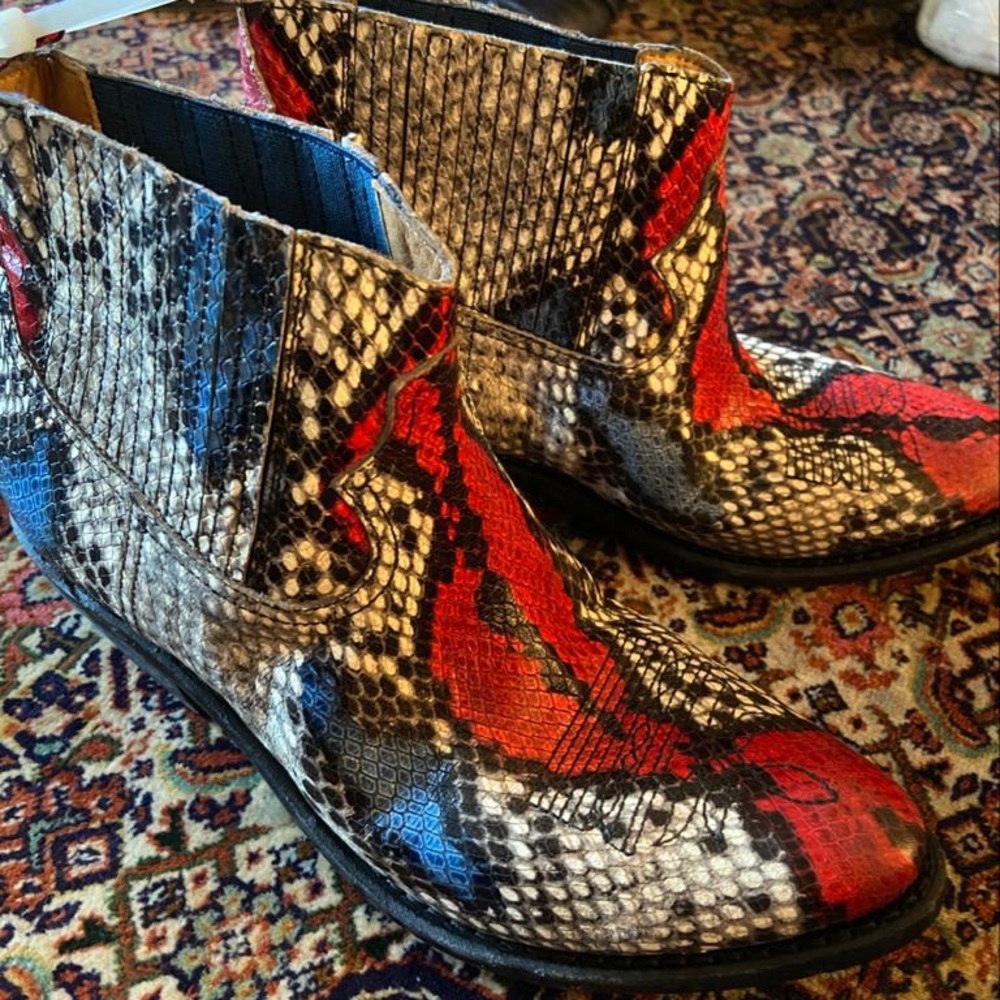 GOLDEN GOOSE BOOTIES! SO SO CUTE MULTI COLORED - Picture 3 of 4